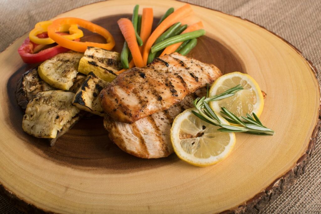 Healthy proteins includes lean animal proteins like grilled chicken